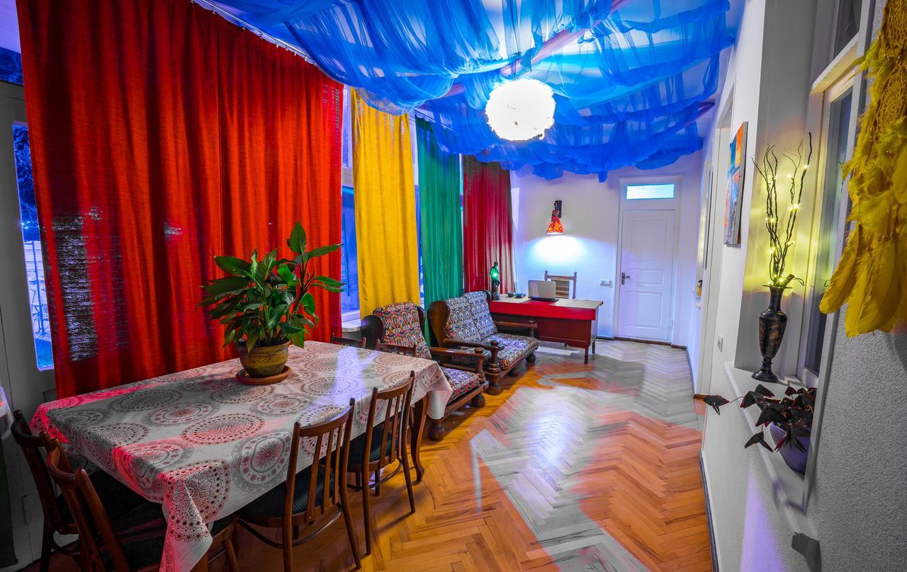 Zgarbi Hostel ティビリシ エクステリア 写真