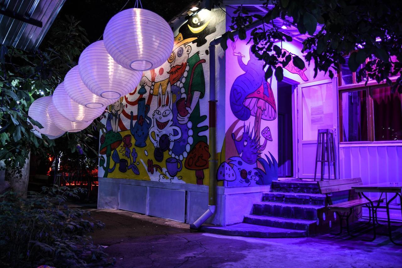 Zgarbi Hostel ティビリシ エクステリア 写真