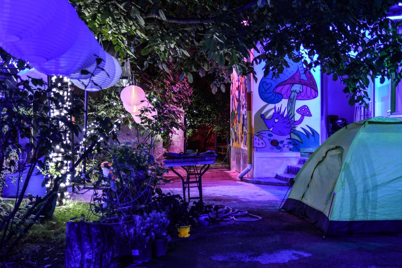 Zgarbi Hostel ティビリシ エクステリア 写真