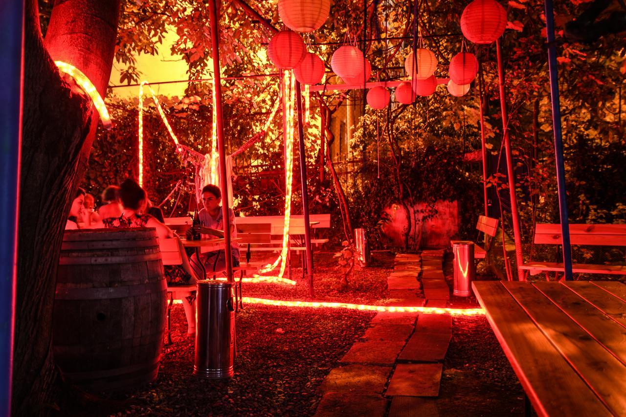 Zgarbi Hostel ティビリシ エクステリア 写真