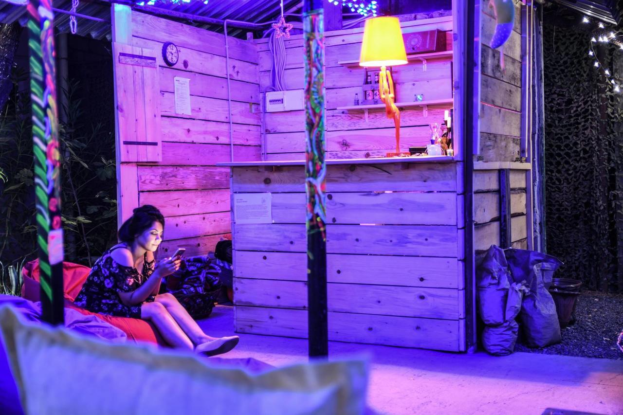 Zgarbi Hostel ティビリシ エクステリア 写真