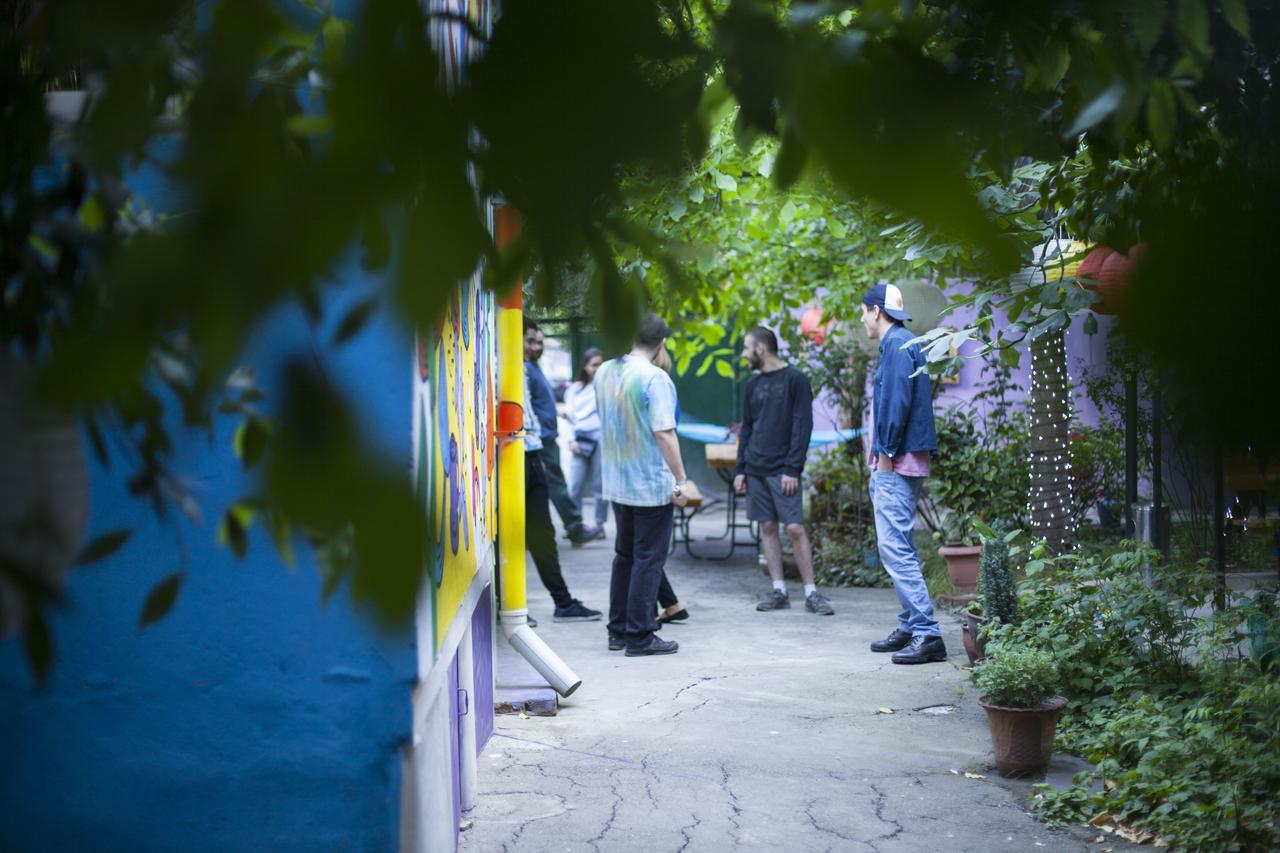 Zgarbi Hostel ティビリシ エクステリア 写真