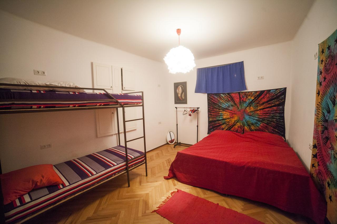 Zgarbi Hostel ティビリシ エクステリア 写真