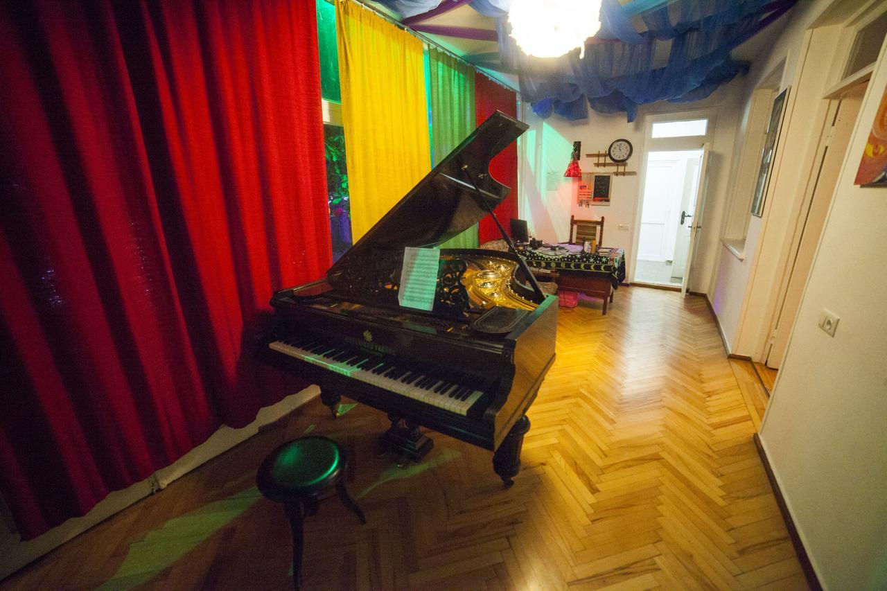 Zgarbi Hostel ティビリシ エクステリア 写真