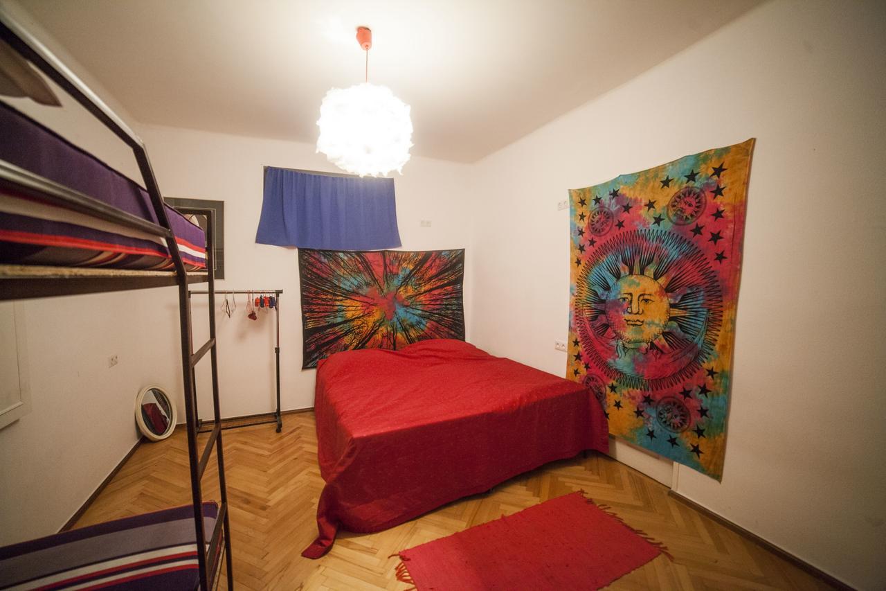 Zgarbi Hostel ティビリシ エクステリア 写真