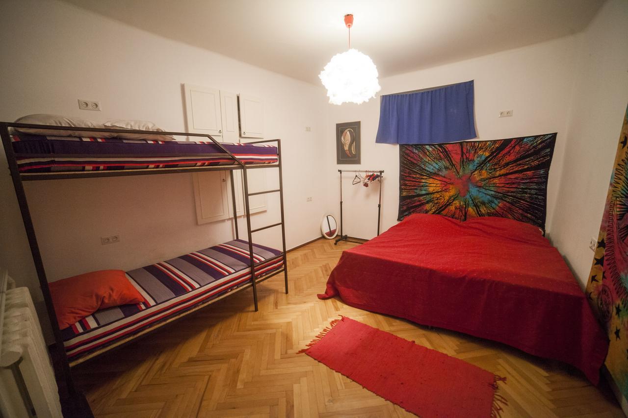 Zgarbi Hostel ティビリシ エクステリア 写真